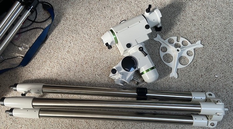 HEQ5 Pro legs and mount disassembled 