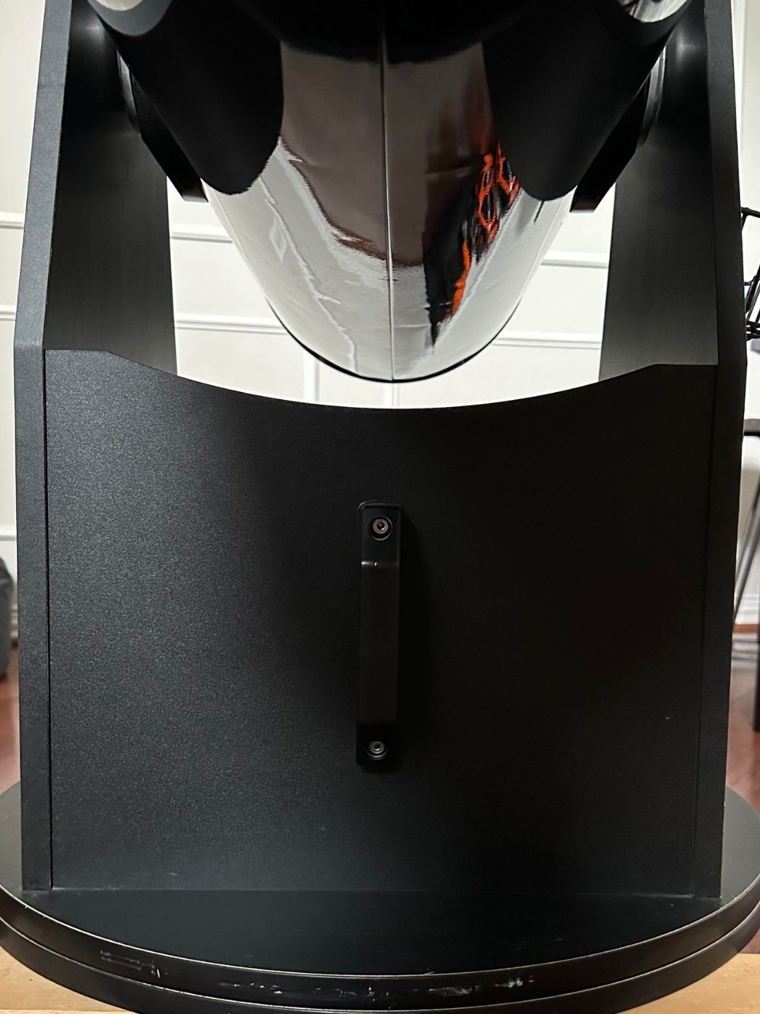 Front view of Z12's mount with optical tube on. You can see the handle.
